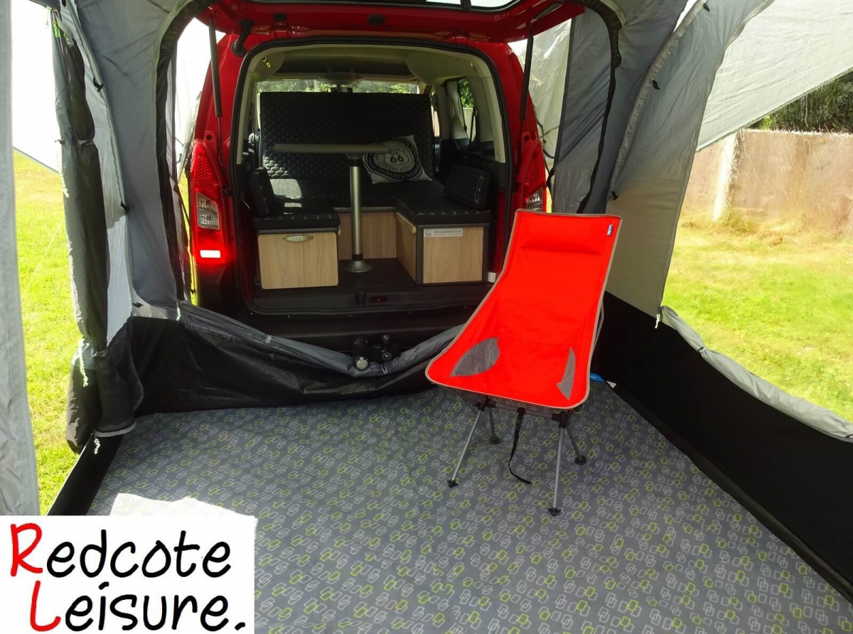 Micro Camper an awning