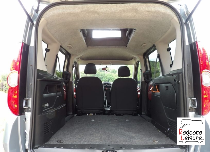 2010 Fiat Doblo Eleganza Micro Camper (27)