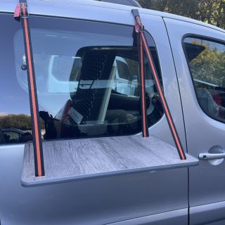 Micro Camper Sliding Door Hanging Table (3)